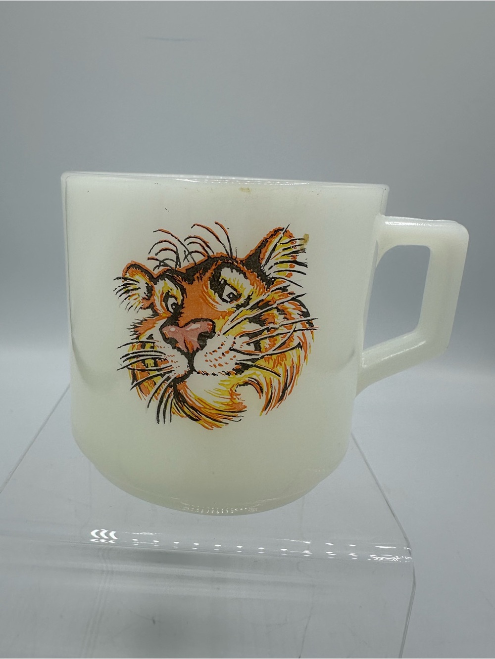 Vtg 70’s Fire King Esso Exxon Tiger Mug/Cup Anchor Hocking Milk Glass D Handle